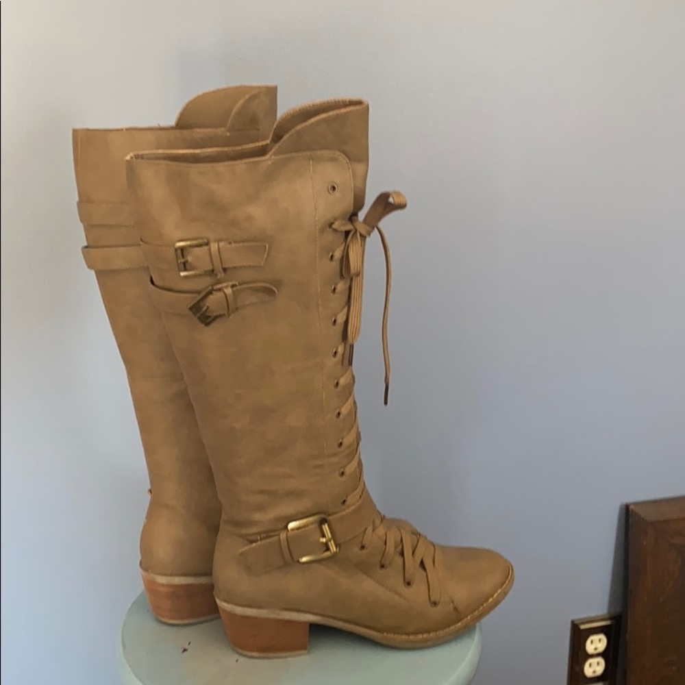 Boots - Picture 2 of 4
